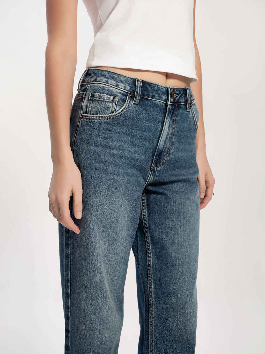 CONTE CON-737 Джинсы straight из eco-friendly денима с эффектом потёртостей blue - Conte elegant фото 5