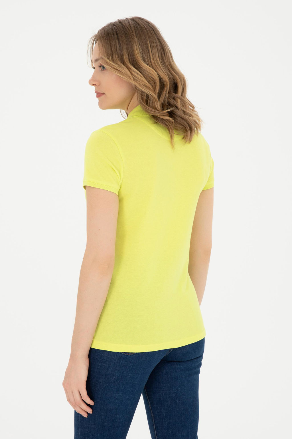 Женская базовая футболка фисташкового цвета с воротником-поло Неожиданная скидка в корзине - U.s. polo assn фото 5