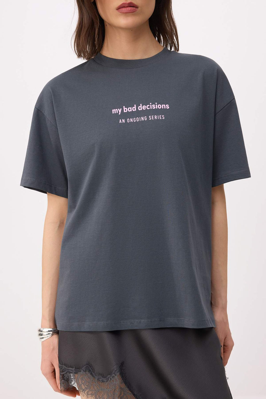 Antrasit Slogan Oversize/Genis Kal?p Dusuk Kol K?sa Kollu %100 Pamuk Orme T-Shirt TWOSS26TS00115 - Trendyolmilla фото 3