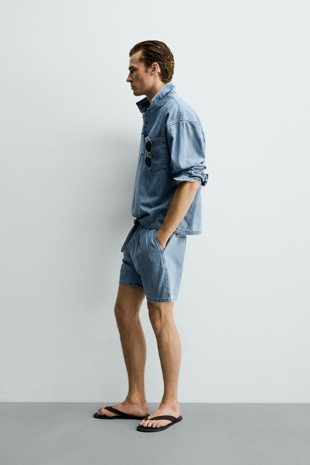 BERMUDA DENIM  RELAXED FIT PLIEGUES / Azul claro