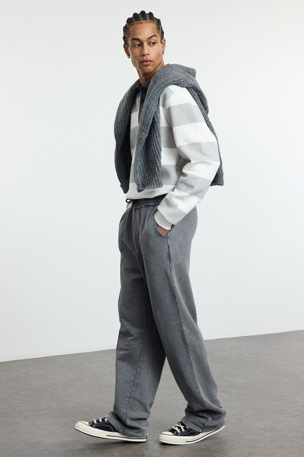 TRENDYOL MAN Antrasit Wide Leg Nervurlu Eskitme/Soluk Efektli Basic Esofman Alt? TMNAW25EA00007 - Trendyolmilla фото 2