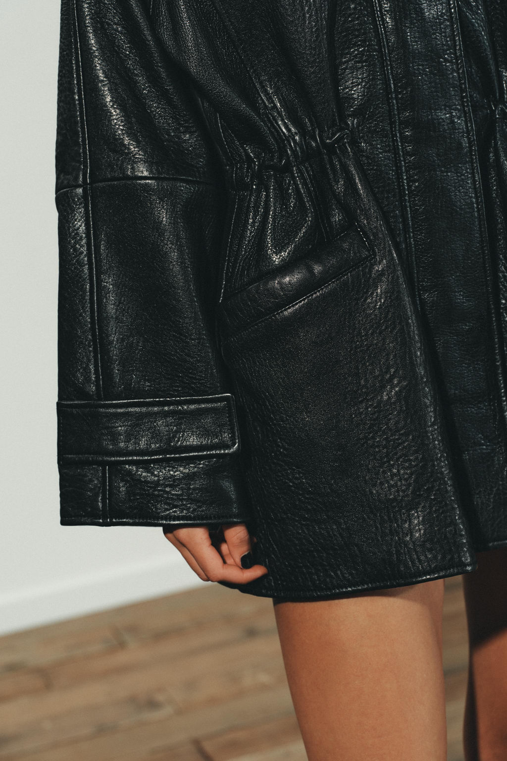 LEATHER JACKET WITH ADJUSTABLE WAIST - Zara фото 6