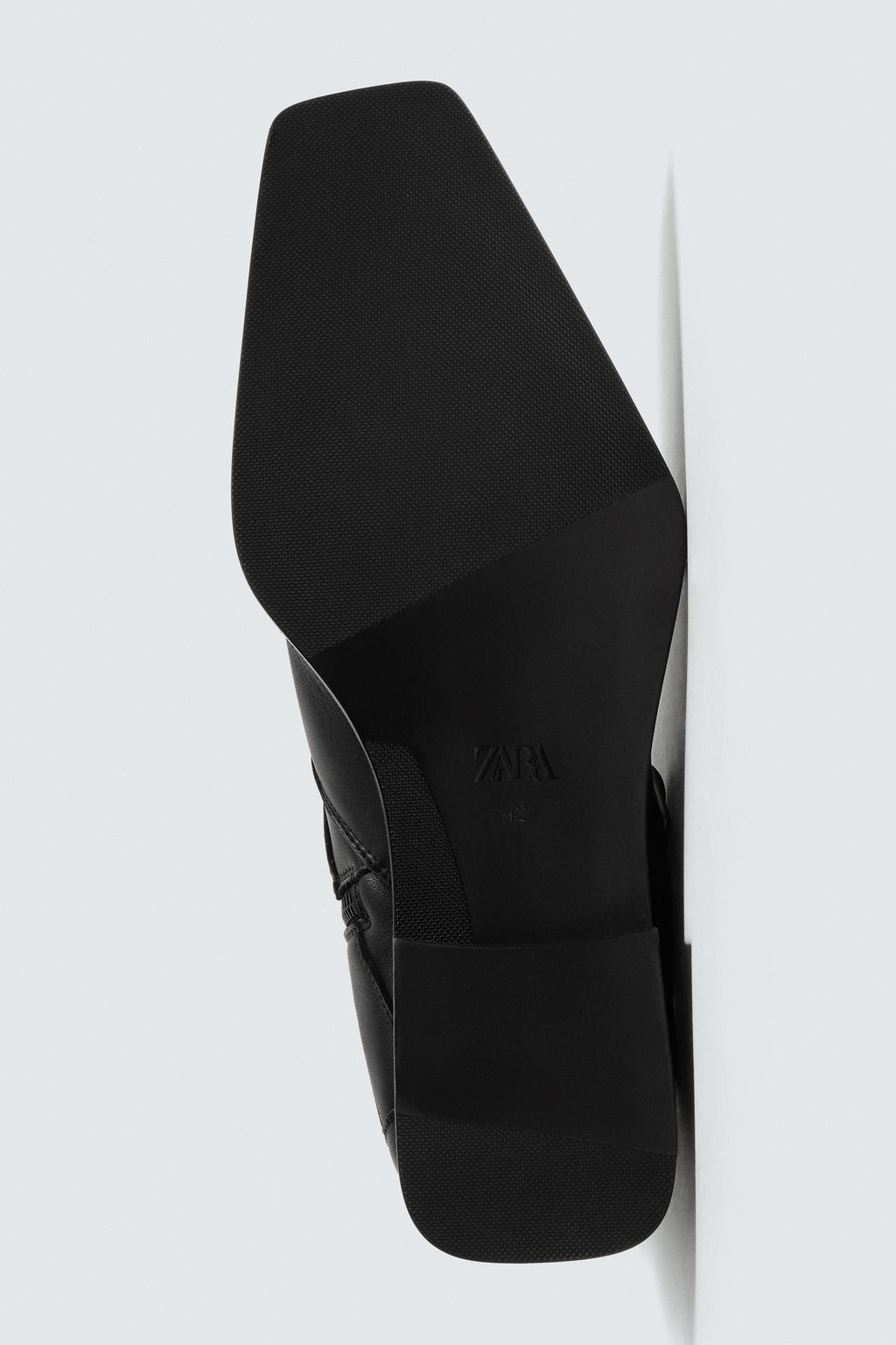 LEATHER BUCKLE BOOTS