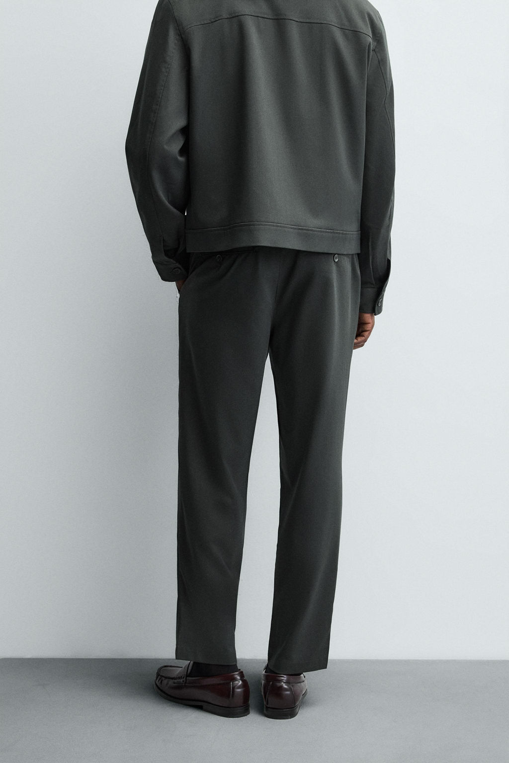 REGULAR FIT JOGGER WAIST TROUSERS