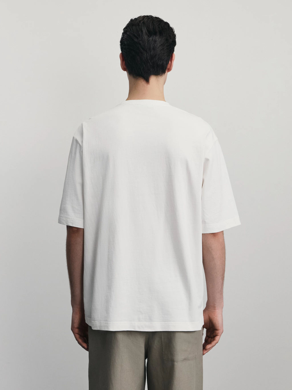 Футболка с вышивкой на груди / Zarina фото 5