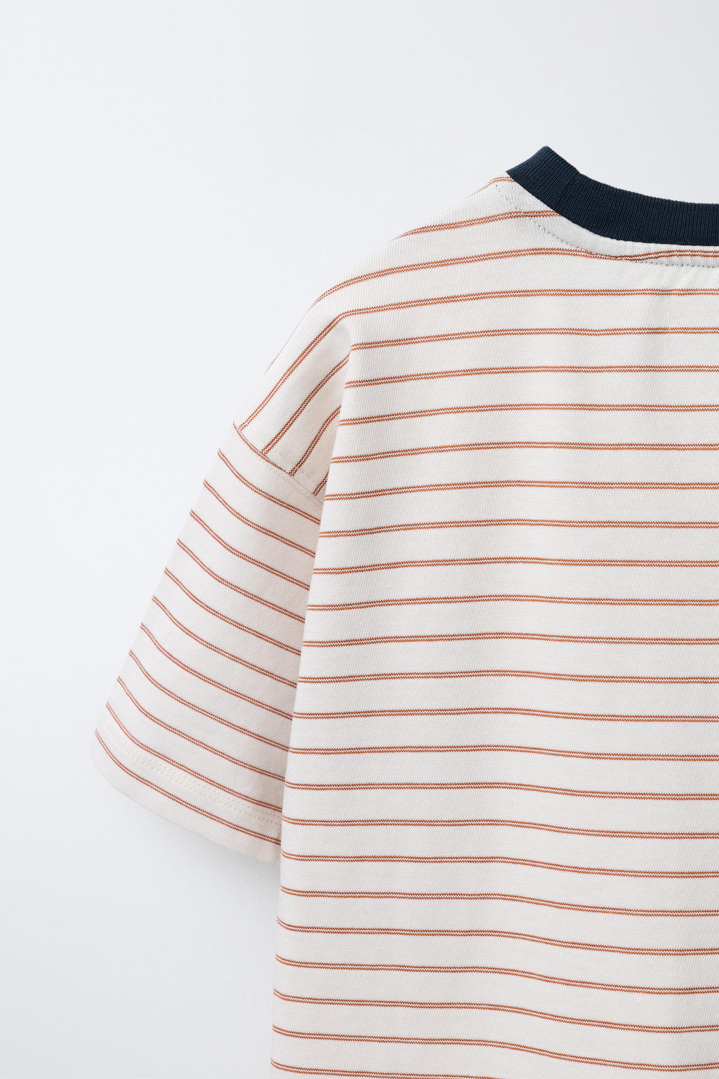 STRIPED T-SHIRT WITH CONTRAST NECKLINE - Zara фото 4