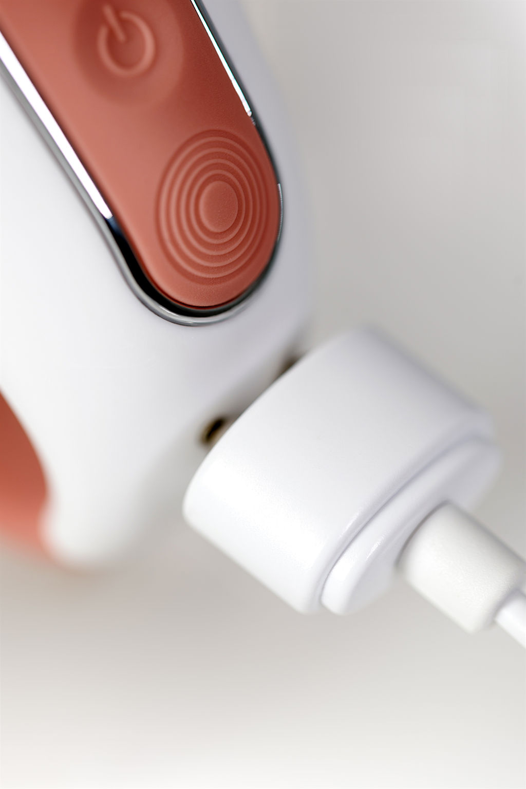 Нереалистичный вибратор Satisfyer Vibes Master, силикон, бежевый, 23,5 см.  фото 14