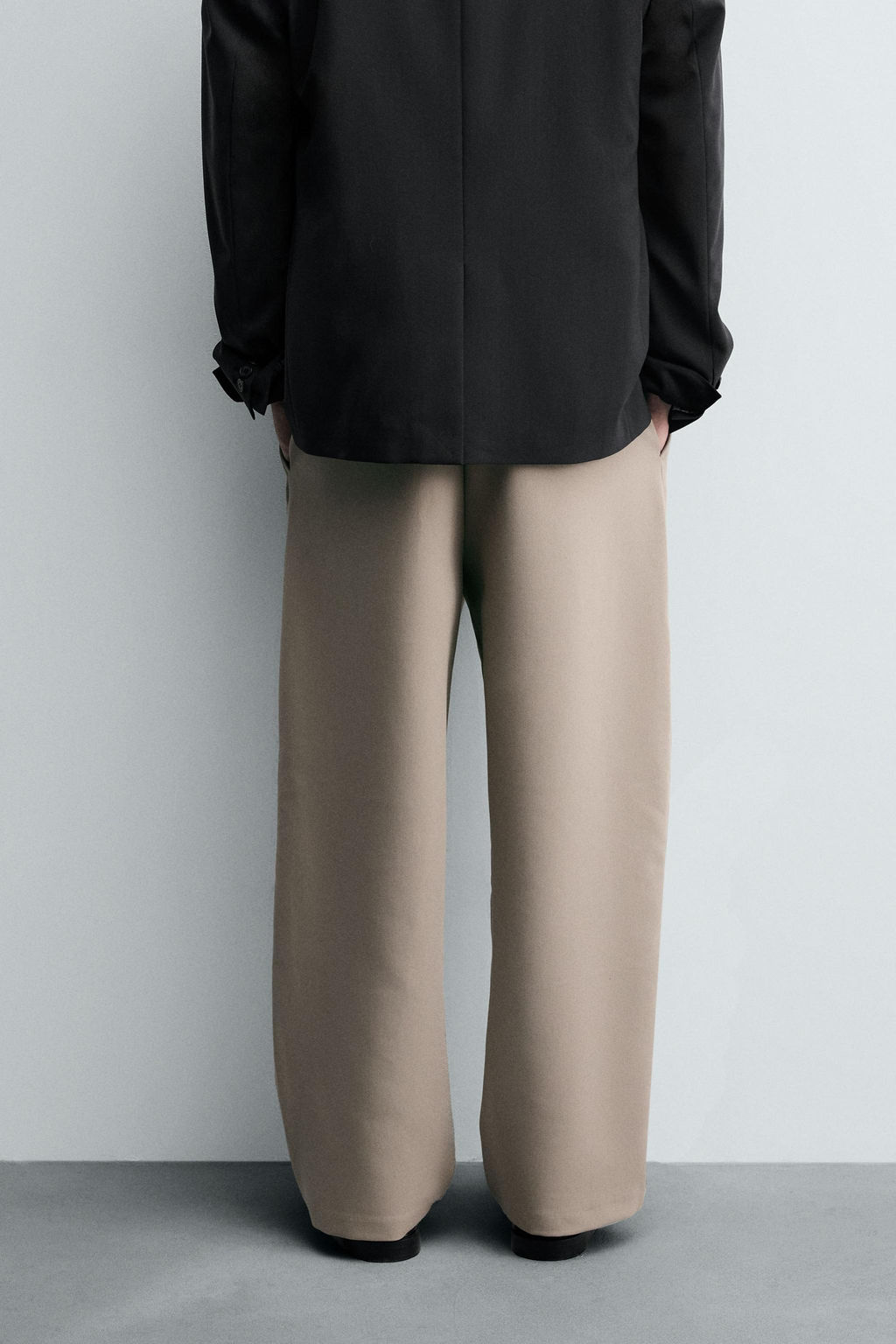 PANTAL?N RELAXED FIT PLIEGUES / Tostado claro - Zara фото 12