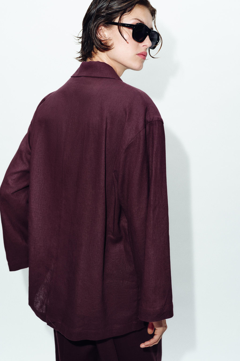 BLAZER CRUZADA CON LINO / Berenjena - Zara фото 5