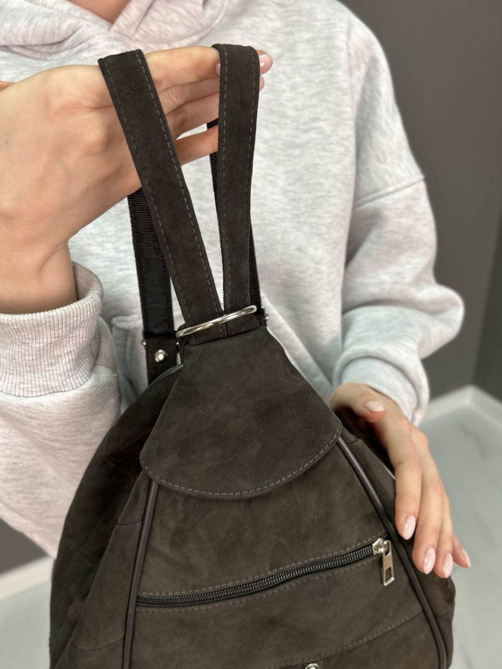 Сумка-рюкзак женская из телячьей кожи