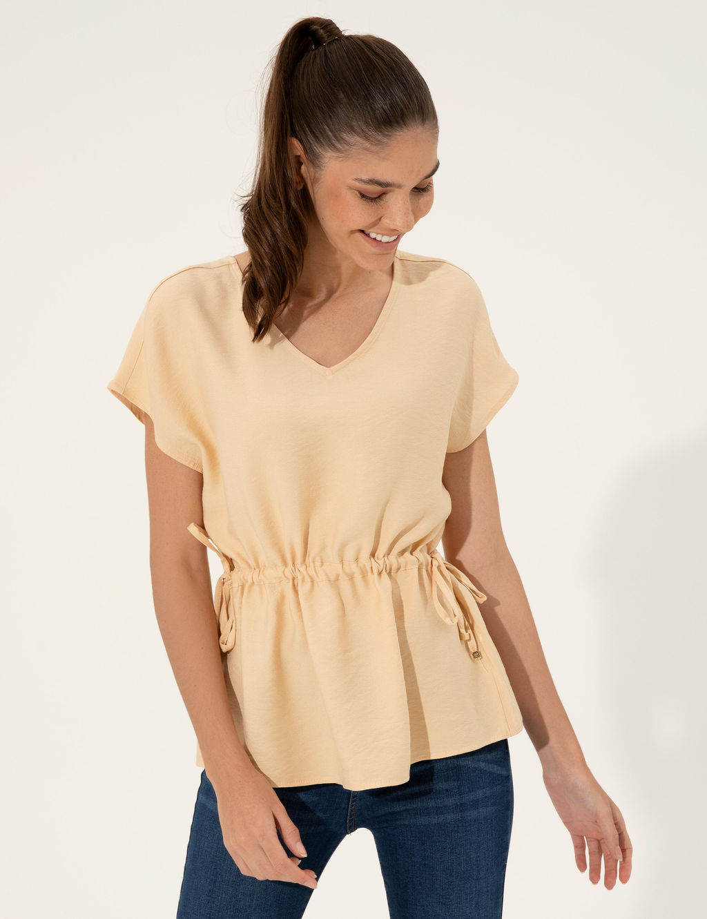 Bej Comfort Fit K_sa Kollu Bluz