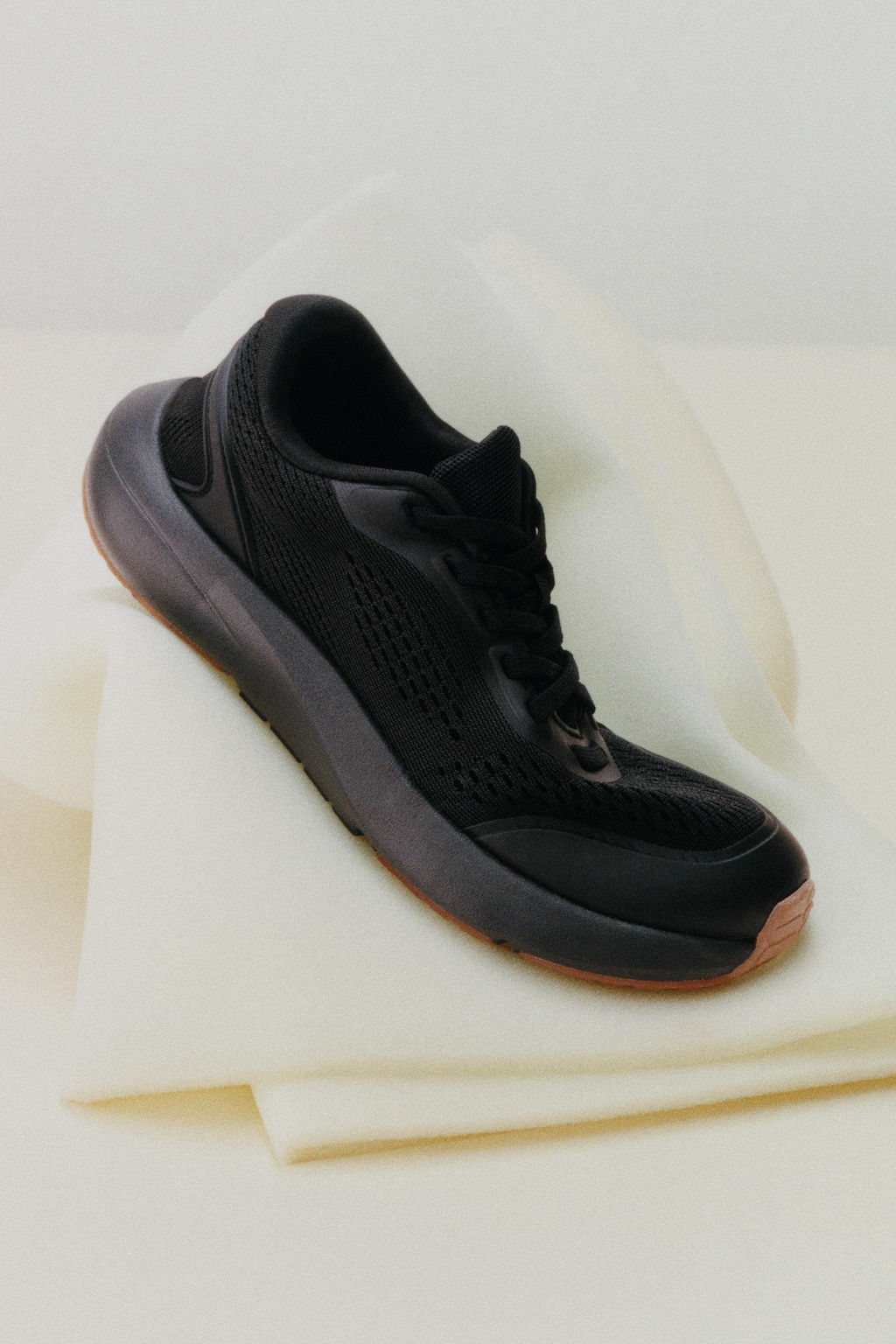 ZAPATILLA DEPORTIVA BAREFOOT / Negro - Zara фото 2