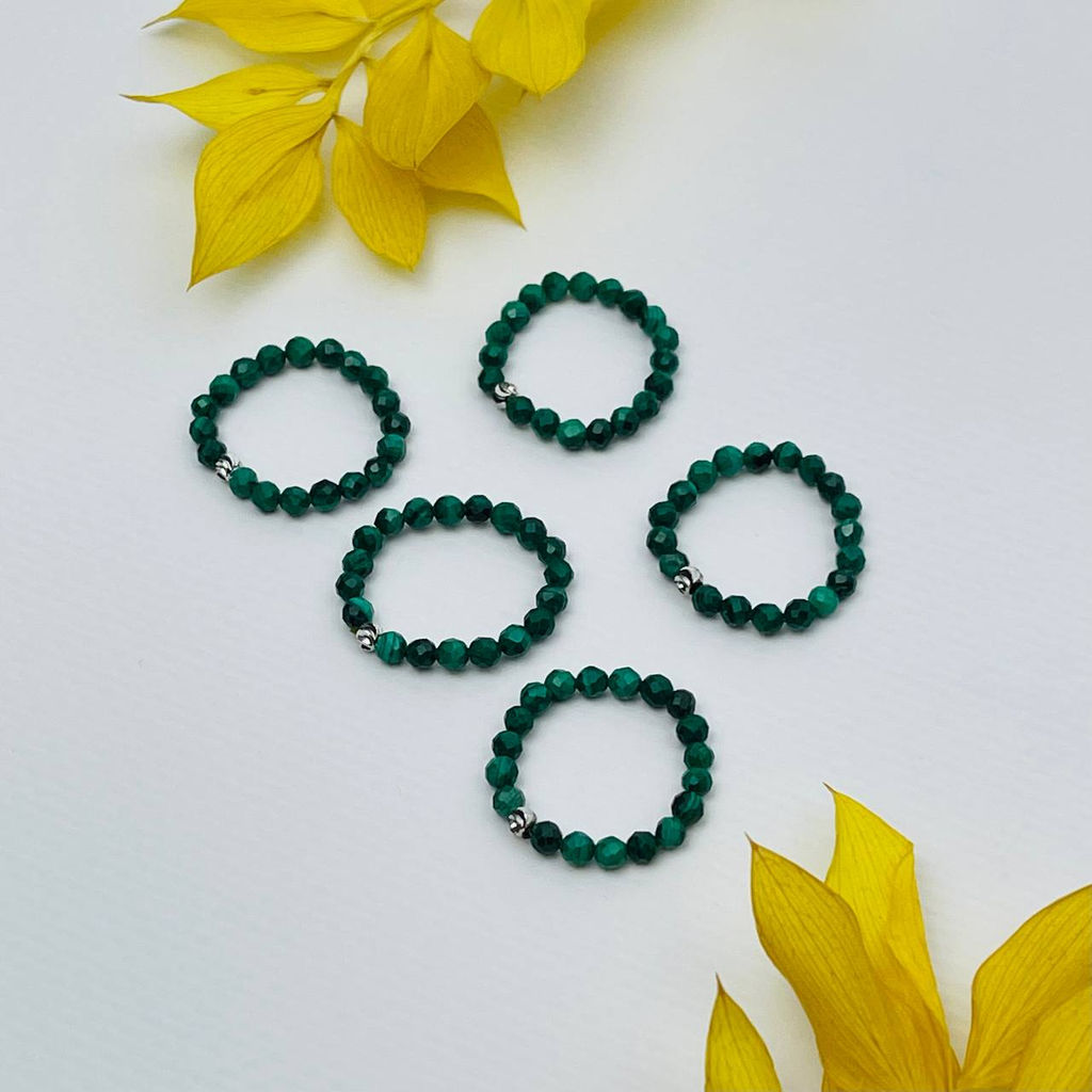 Кольцо на резинке из Малахита 15 р.