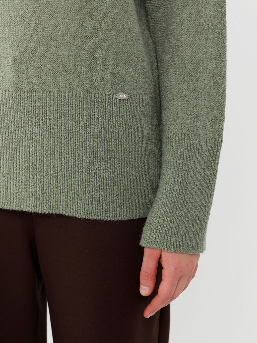 Свитер вязаный