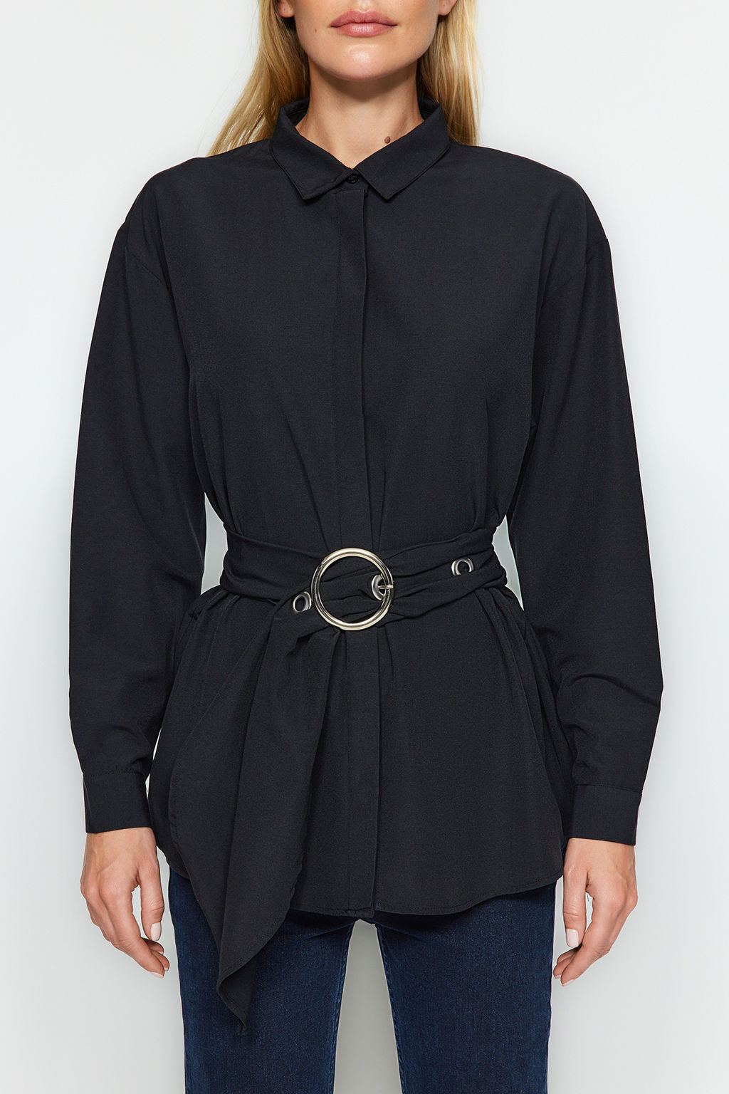 Siyah Kemerli Toka Detayl? Pamuklu Dokuma Gomlek TWOAW20GO0099