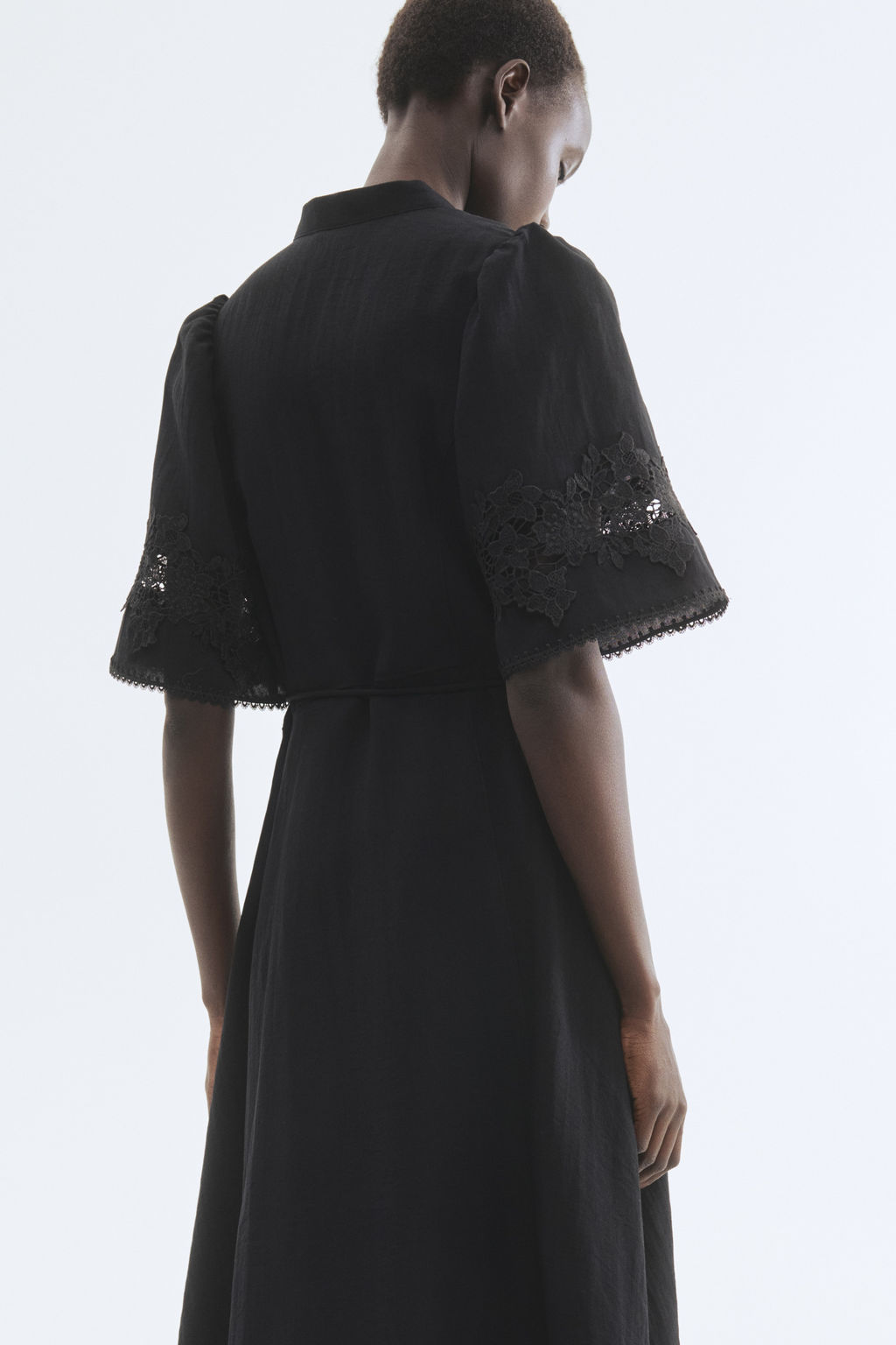 Vestido efecto arrugado con bordado ingl?s - H&m фото 6