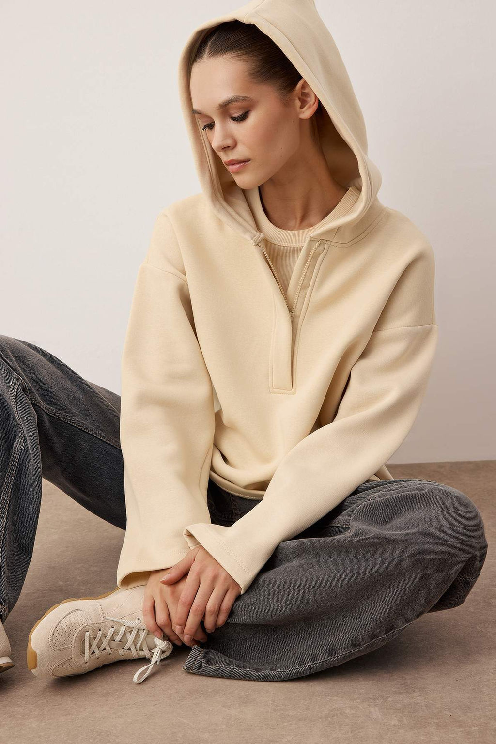 Siyah Kal?n Ici Polarl? Yar?m Pat Fermuarl? Oversize Kapusonlu Orme Sweatshirt TWOAW26SW00092 - Trendyolmilla фото 8