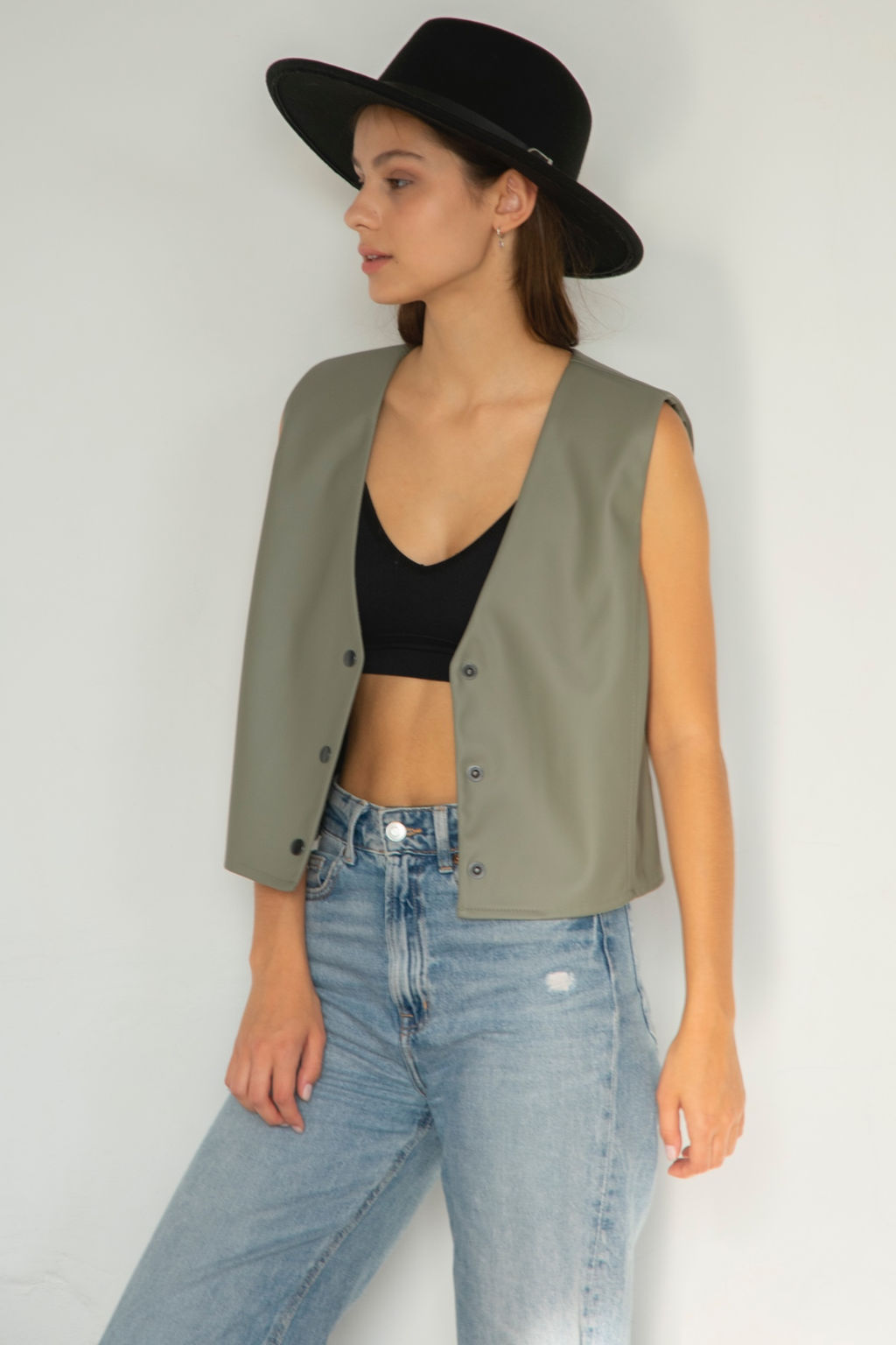 Жилетка эко-кожа ECO039/01/Оливка - M&G all natural фото 3