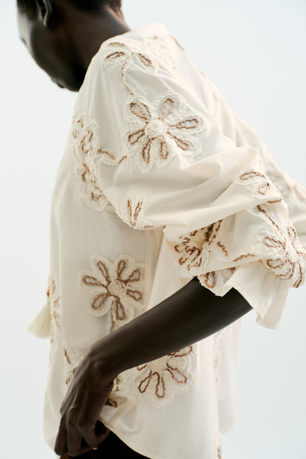 EMBROIDERED TEXTURED BLOUSE - Zara фото 11