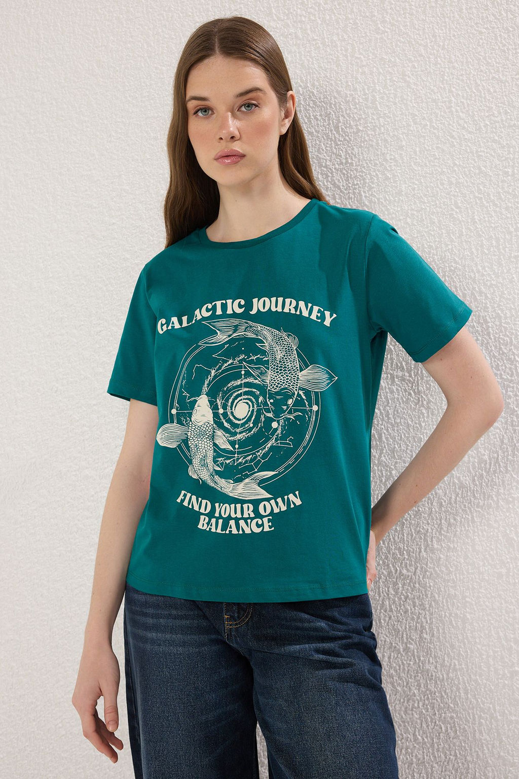 TRENDYOLMILLA Zumrut Yesili %100 Pamuk Regular/Normal Kal?p Bask?l? Orme T-Shirt TWOSS25TS00076 фото 8