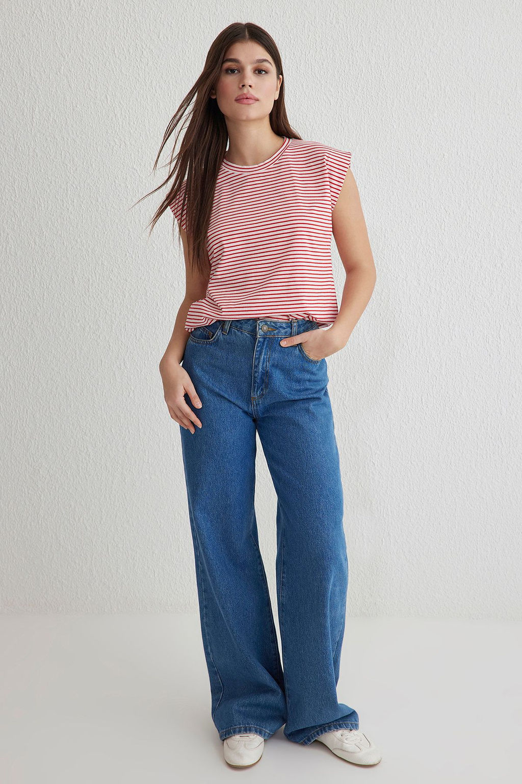 K?rm?z? Cizgili %100 Pamuk Cizgili Vatka Gorunumlu Basic Bisiklet Yaka Orme T-Shirt TWOSS20TS0021