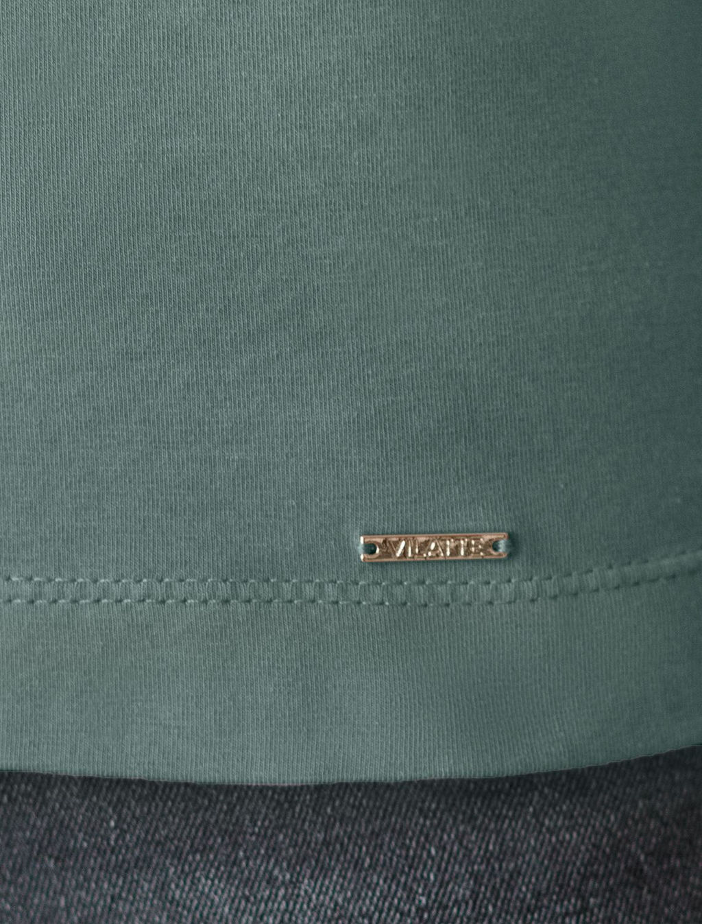 D43.201 Топ женский хаки