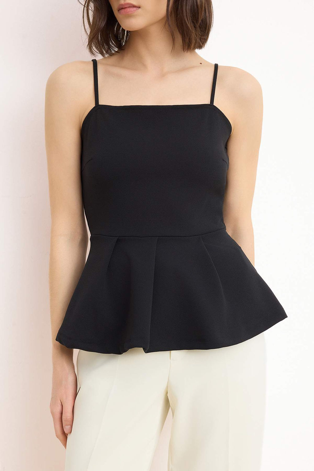 Siyah Peplum Kare Yaka Ince Ask?l? Kolsuz Scuba Krep Orme Bluz TWOSS26BZ00024