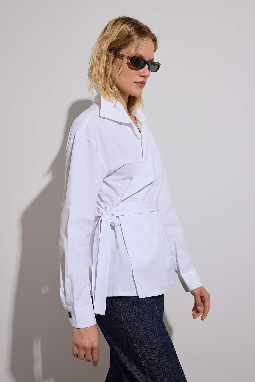 Limited Edition Kusakl? Beyaz Gomlek TWOAW26GO00048