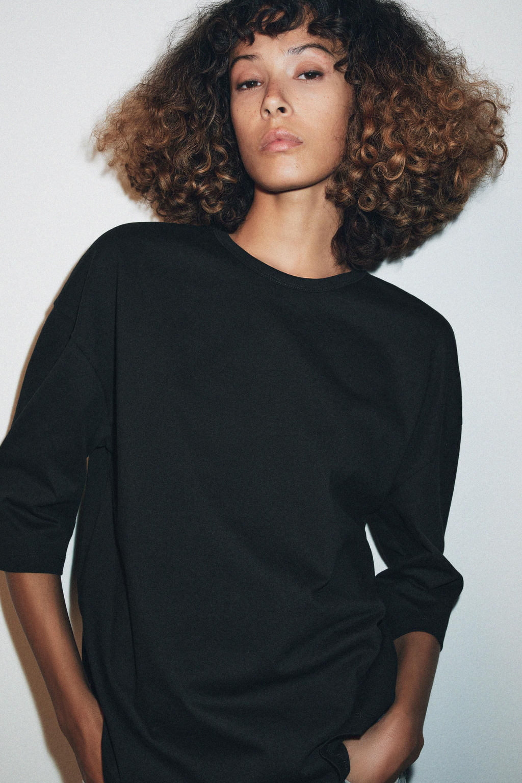 CAMISETA R?STICA MANGA TRES CUARTOS / Carb?n - Zara фото 4