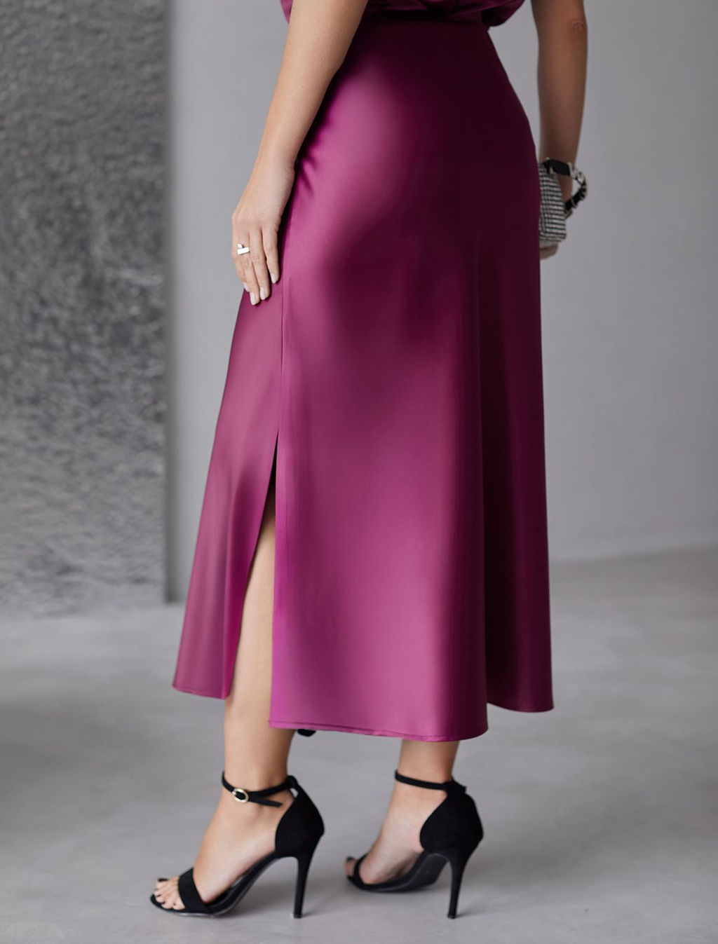 D26.205 Юбка женская бургунди