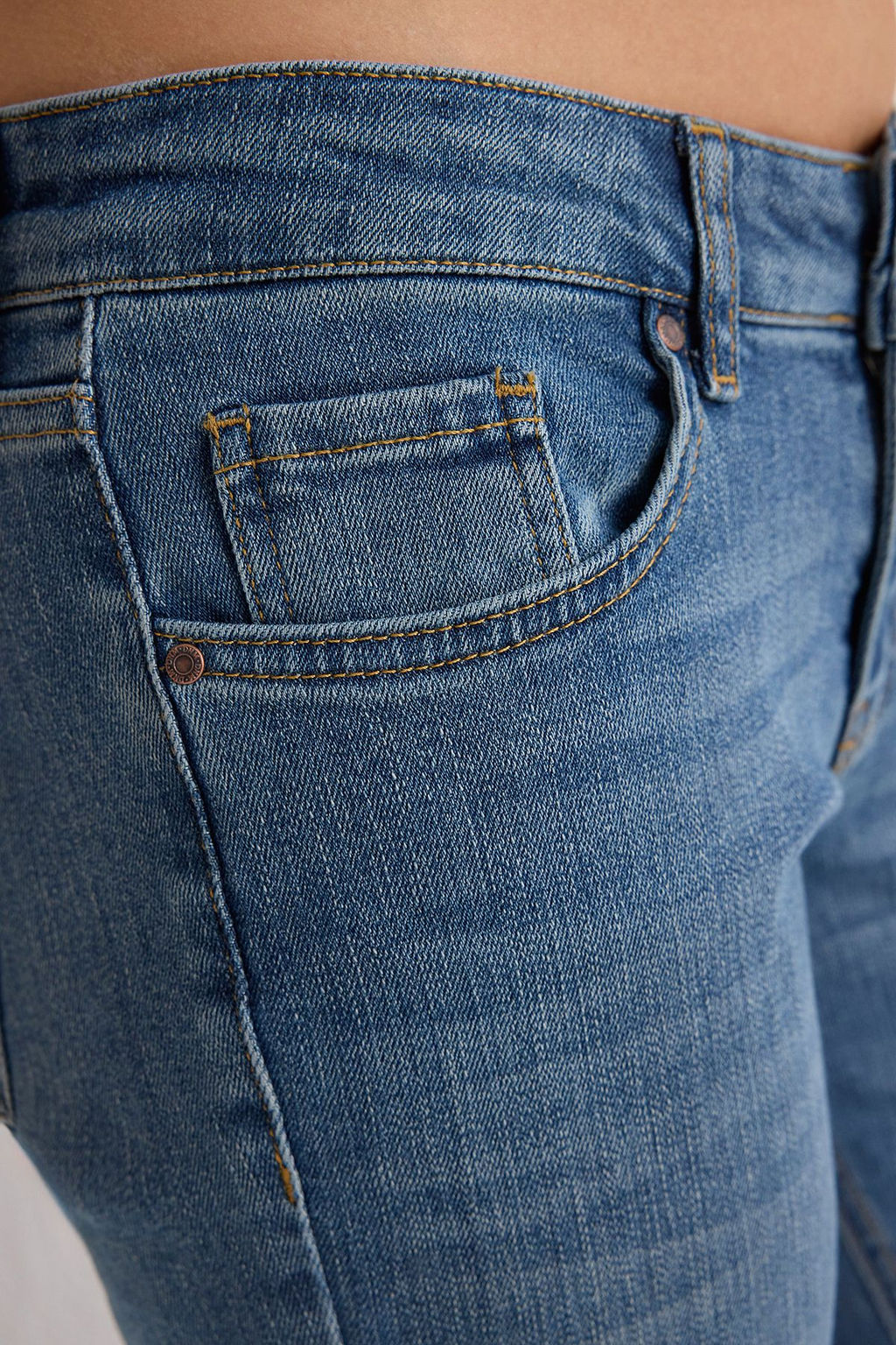 Mavi Dusuk Bel Comfort/Esnek Flare Jeans TWOSS25JE00105 - Trendyolmilla фото 4