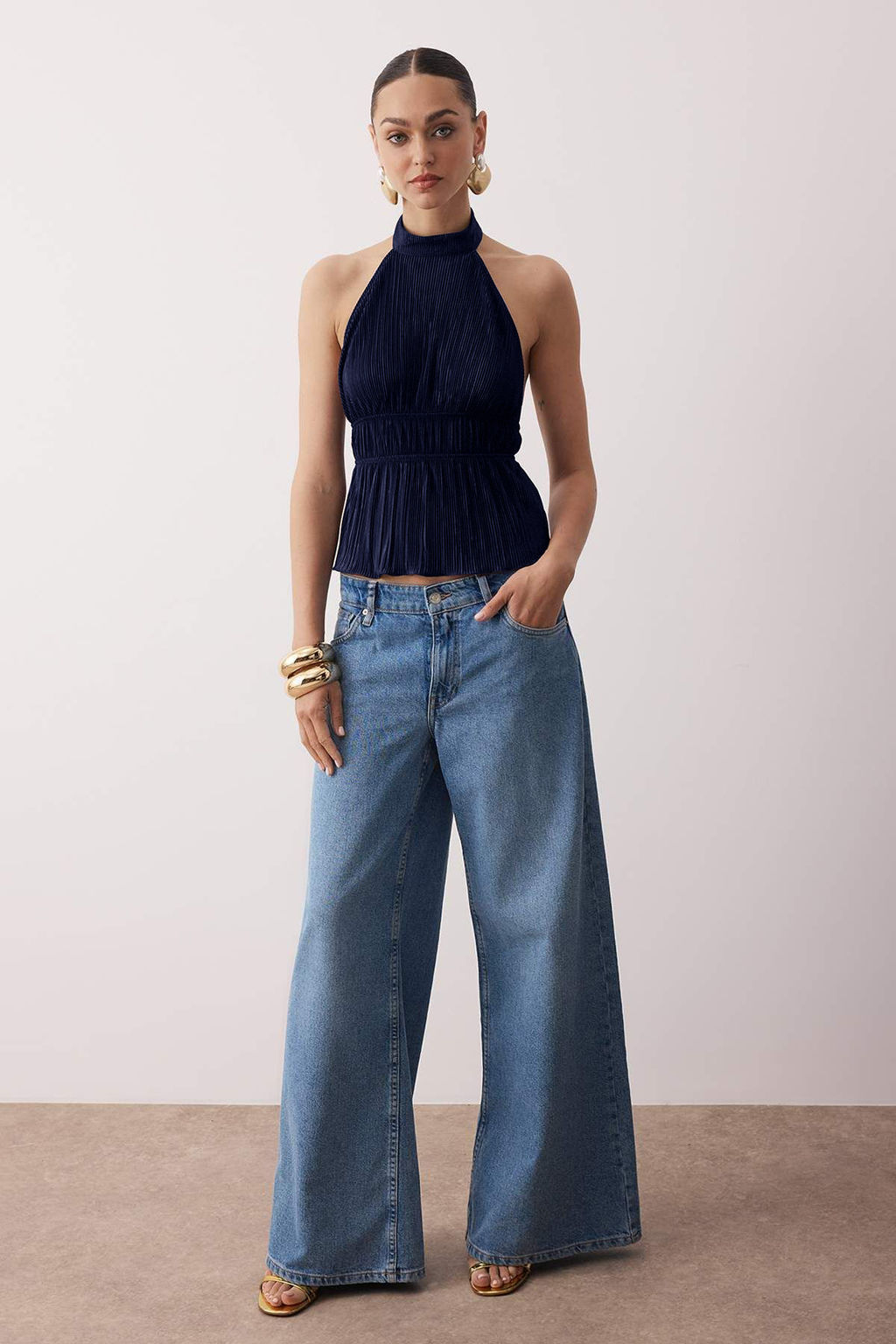 Lacivert Yar?m Astarl? Halter Yaka Dokulu Party Bluz TPRAW26BZ00005