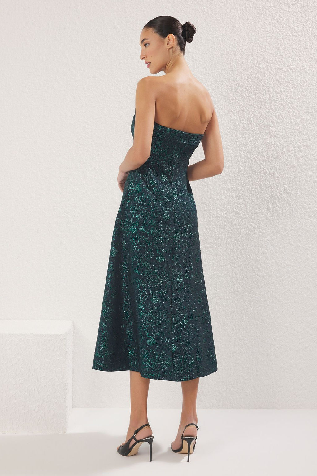 Trendyolmilla Zumrut Yesili A-Kesim Jakarl? Dokuma Midi S?k Abiye Gece Mezuniyet Elbisesi TPRSS25EL00282  фото 4