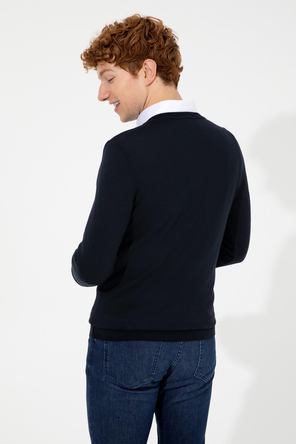 U. S. Polo Assn Мужской базовый трикотажный свитер темно-синего цвета с v-образным вырезом - U.s. polo assn фото 5