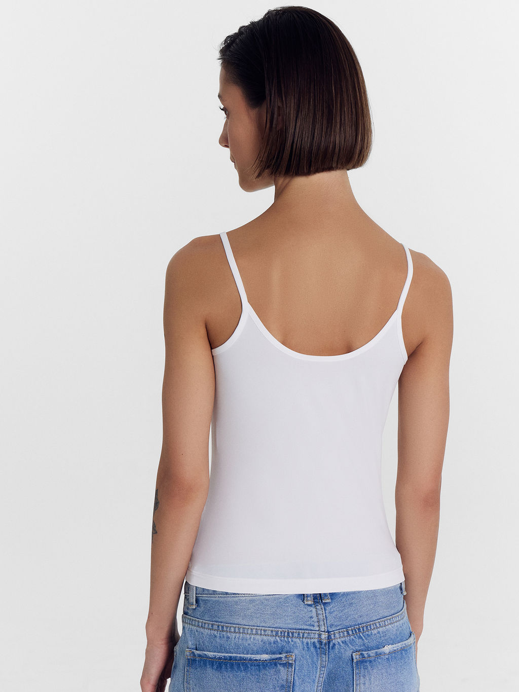 Топ женский в белом цвете белый 422535 - Mark formelle фото 3