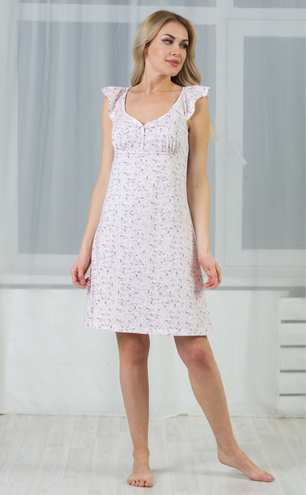 Ночная сорочка "нежно-розовые цветы и серые листья на белом"