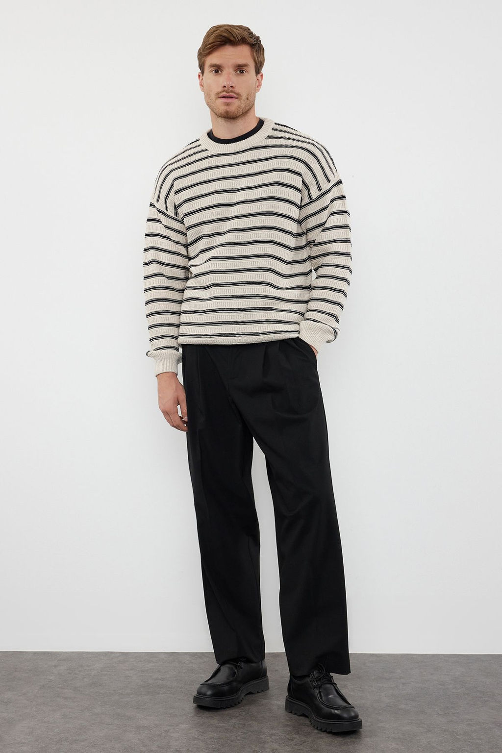 TRENDYOL MAN Lacivert Casual Unisex Oversize Bisiklet Yaka Cizgili Triko Kazak TMNAW25KZ00025 - Trendyolmilla фото 8