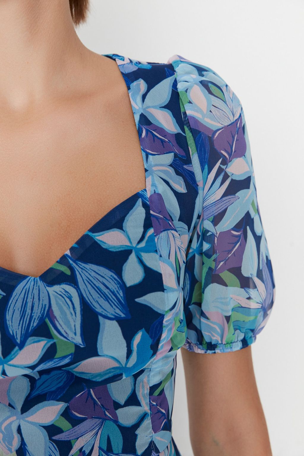 TRENDYOLMILLA Mavi Cicekli A Kesim Sifon Mini Astarl? Dokuma Elbise TWOSS22EL2168  фото 5