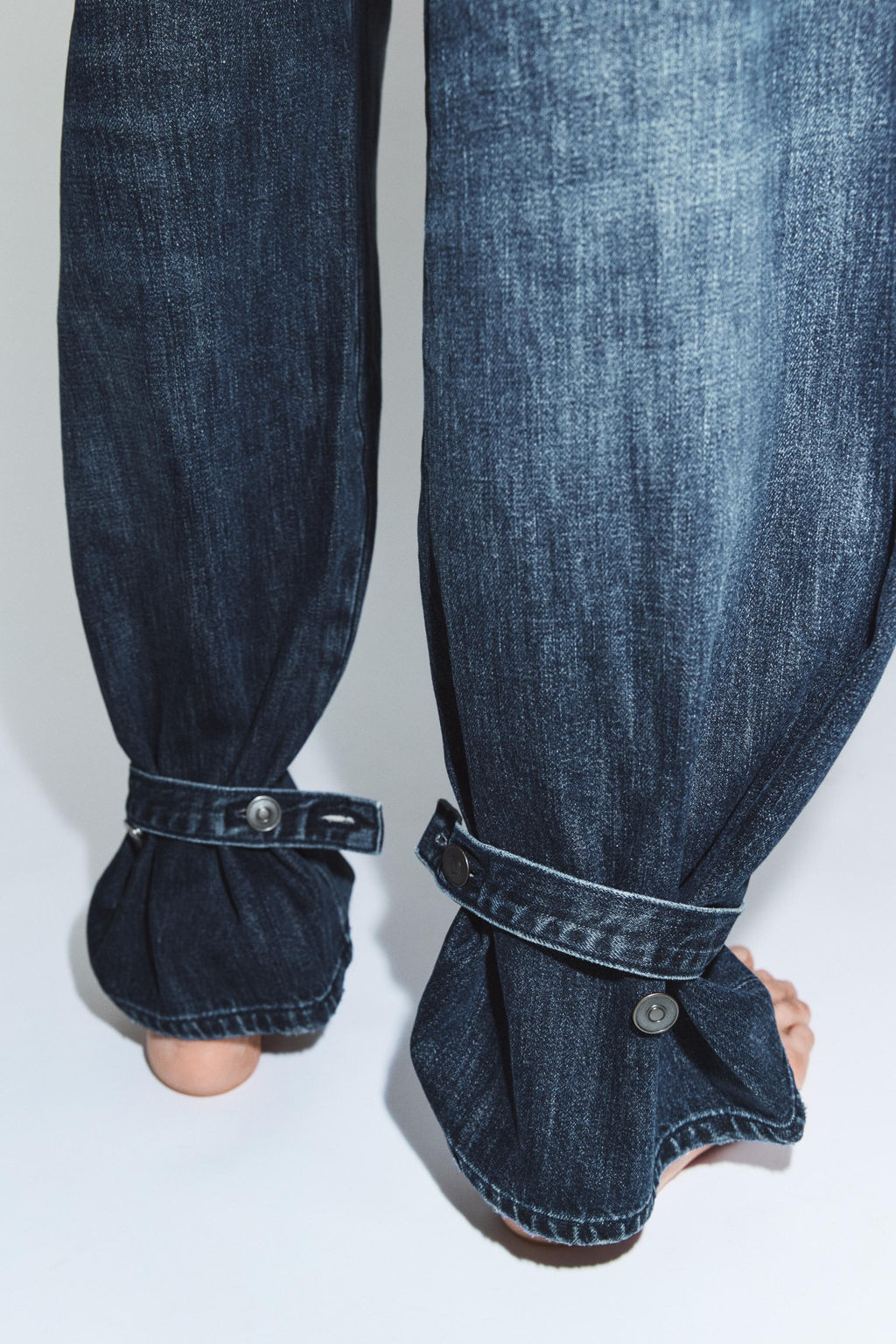 TRF BALLOON MID-WAIST JEANS WITH BELT LOOPS - Zara фото 16