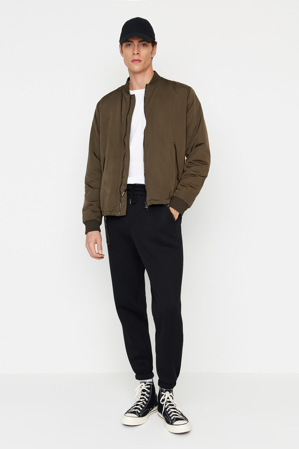 Siyah Un?sex Regular/Normal Kesim Pacas? Lastikli Ici Polar/S?cak Tutan Esofman Alt? TMNAW22EA0346