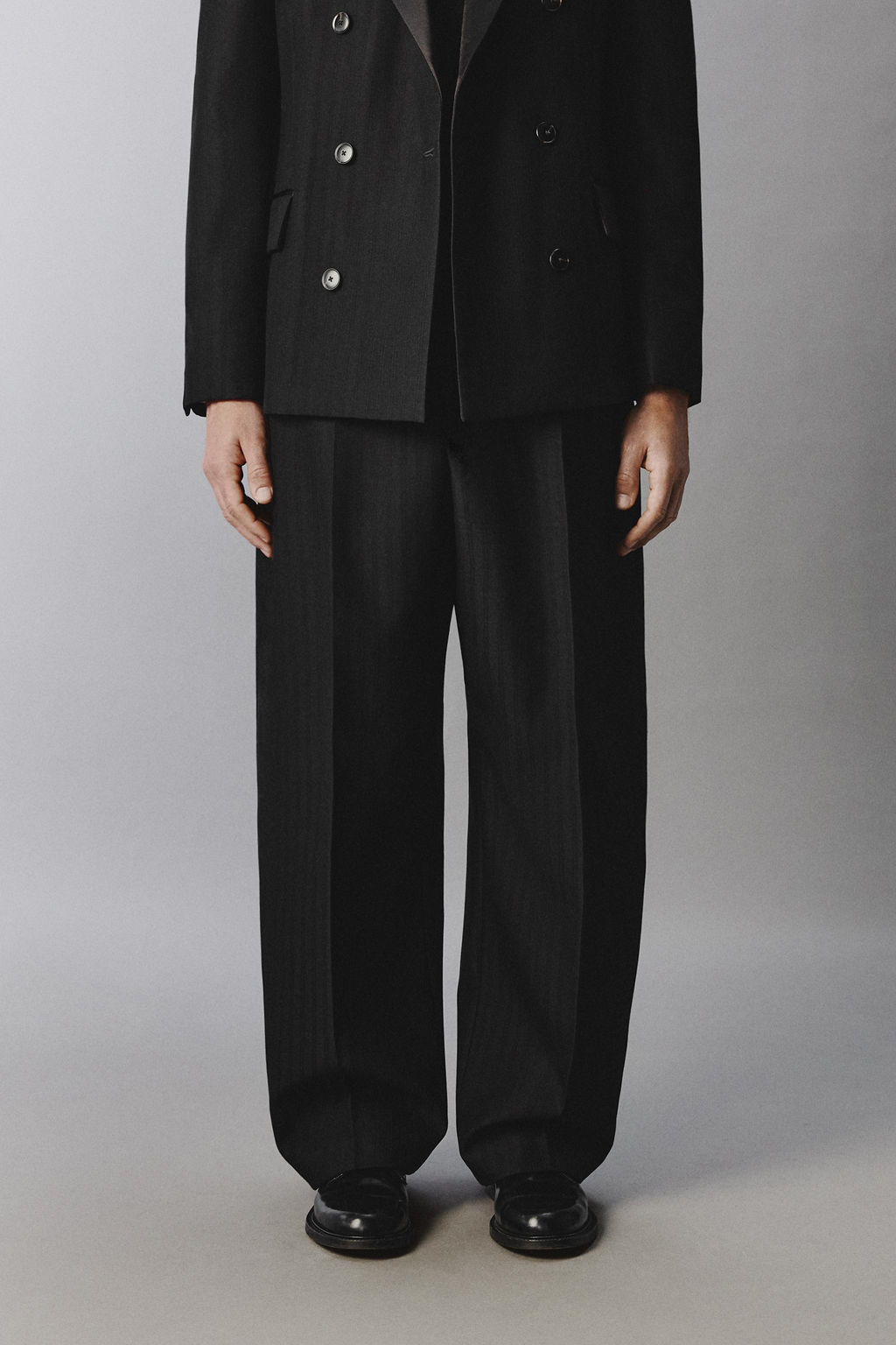 LIMITED EDITION CURVED FIT SUIT TROUSERS - Zara фото 20