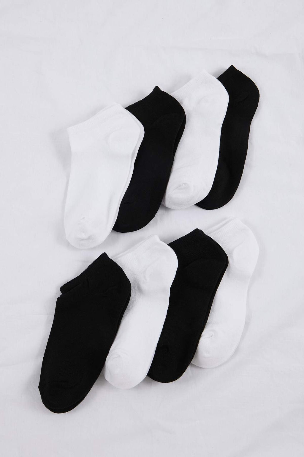 Siyah-Beyaz 8li Duz Jakar Orme Corap THMSS26CO00010