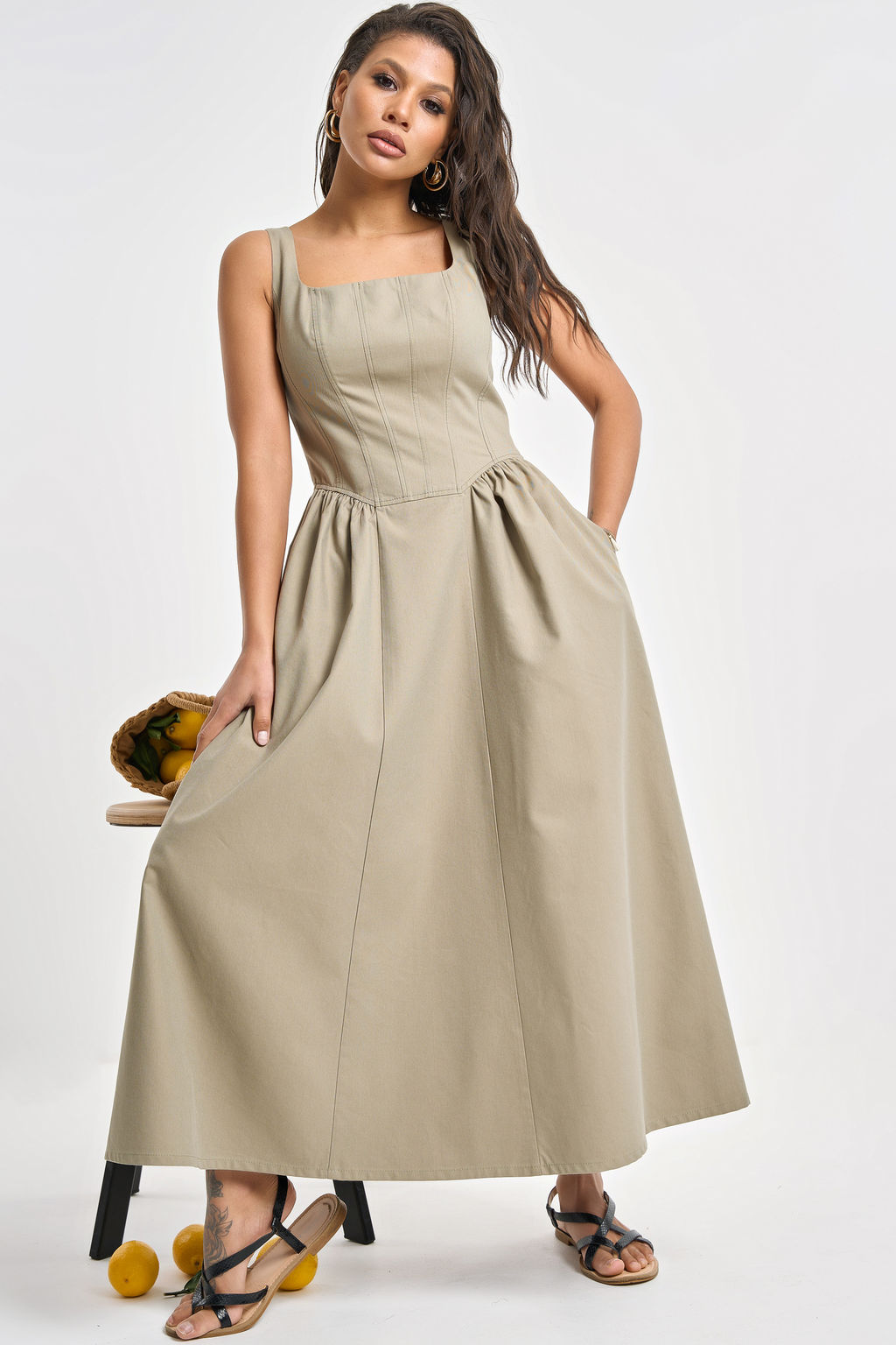 Сарафан джинсовый с корсетными линиями оливковый