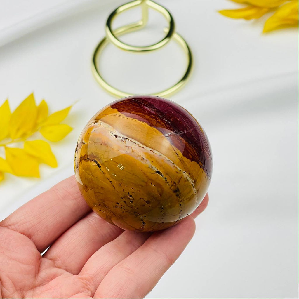 Шар из Яшмы Мукаит