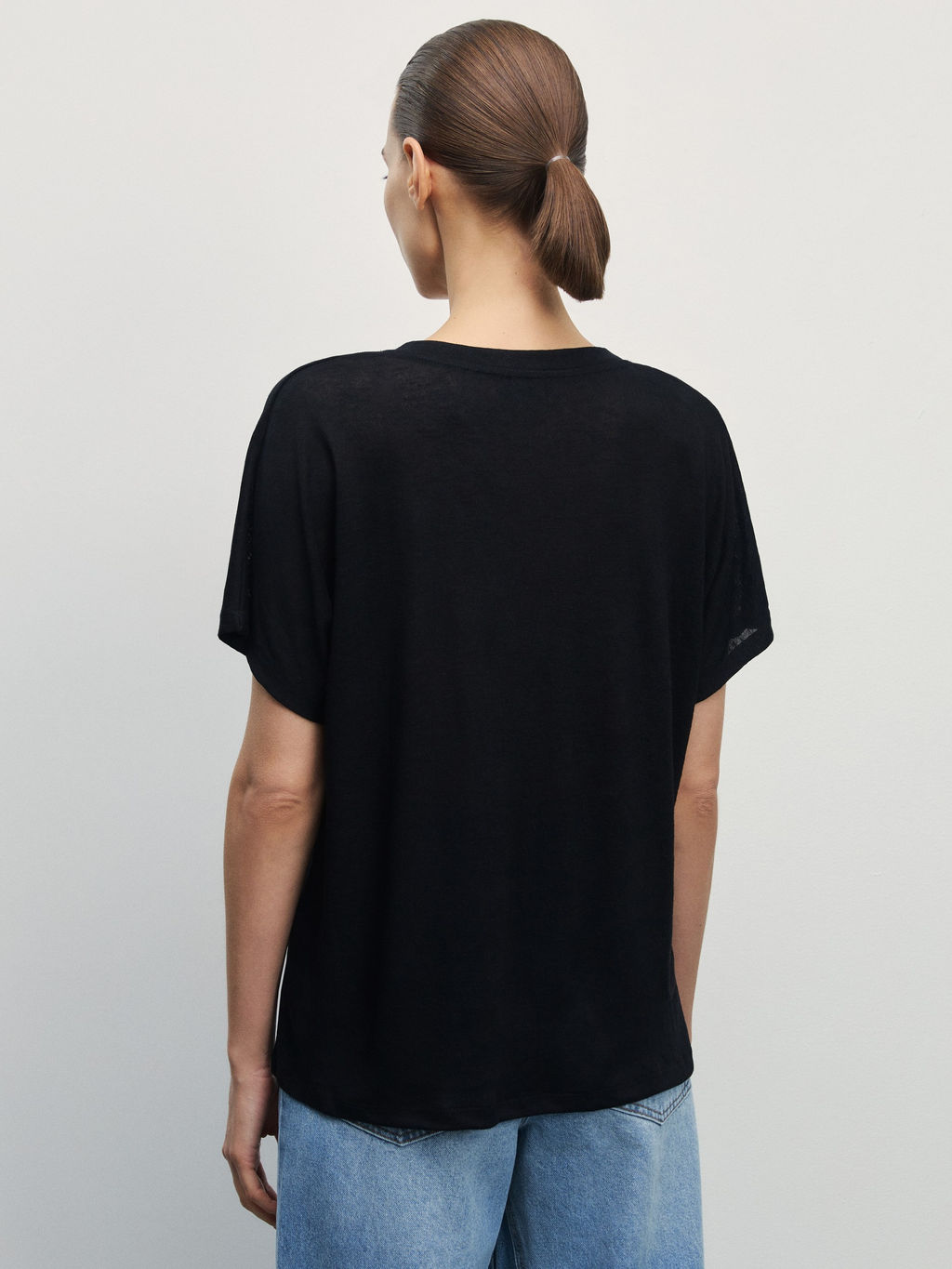 Футболка со спущенным плечом / Zarina  фото 5