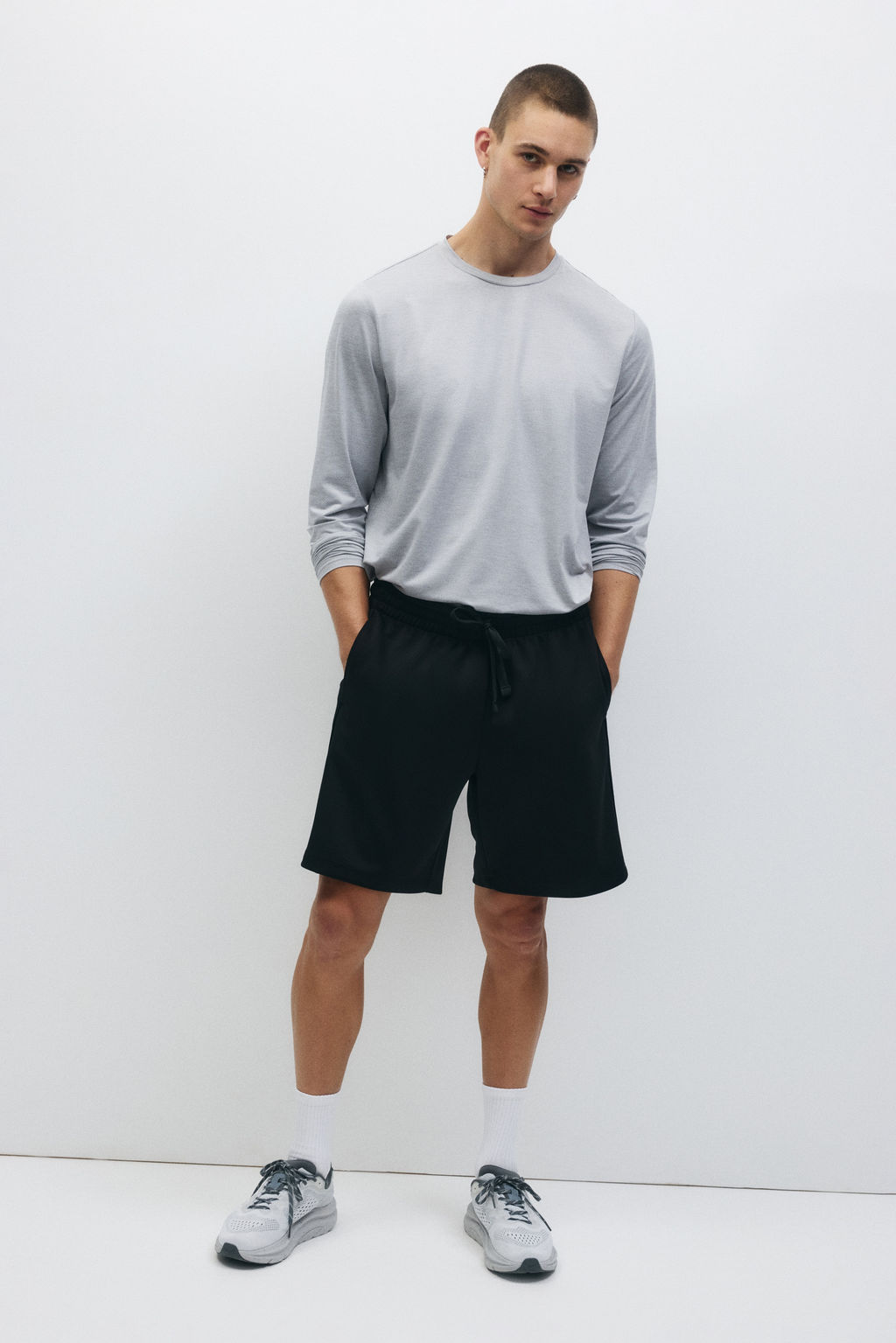Pantal?n corto de deporte con DryMove Regular Fit - H&m фото 9
