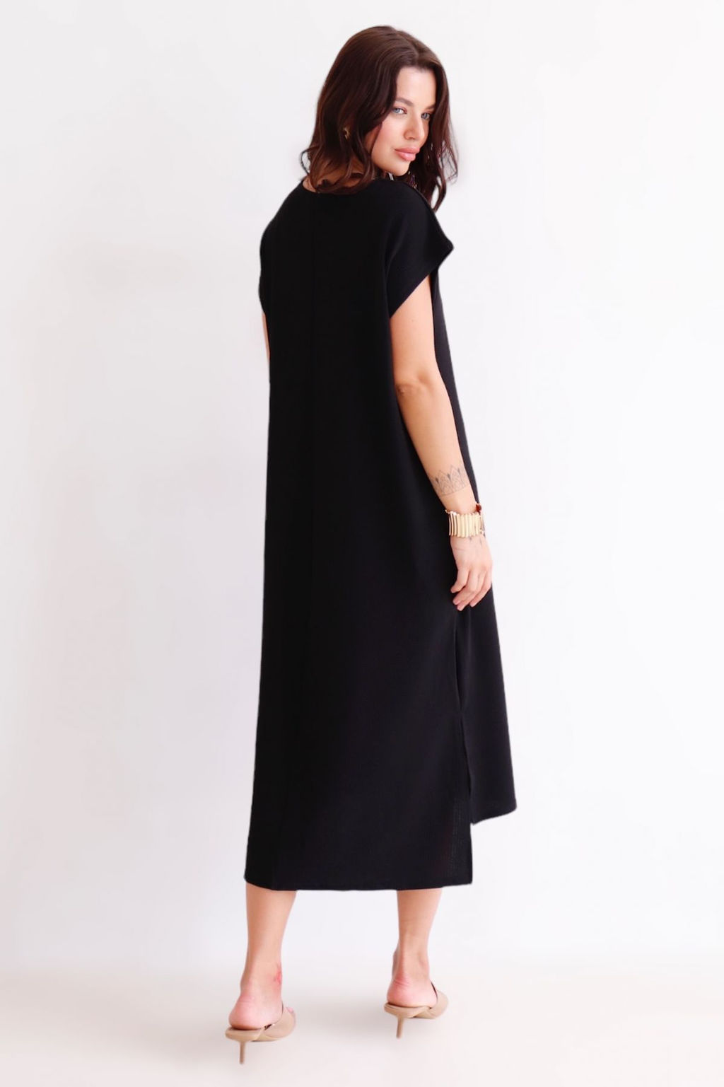 Martichelli Платье чёрное с глубоким вырезом летнее  фото 9