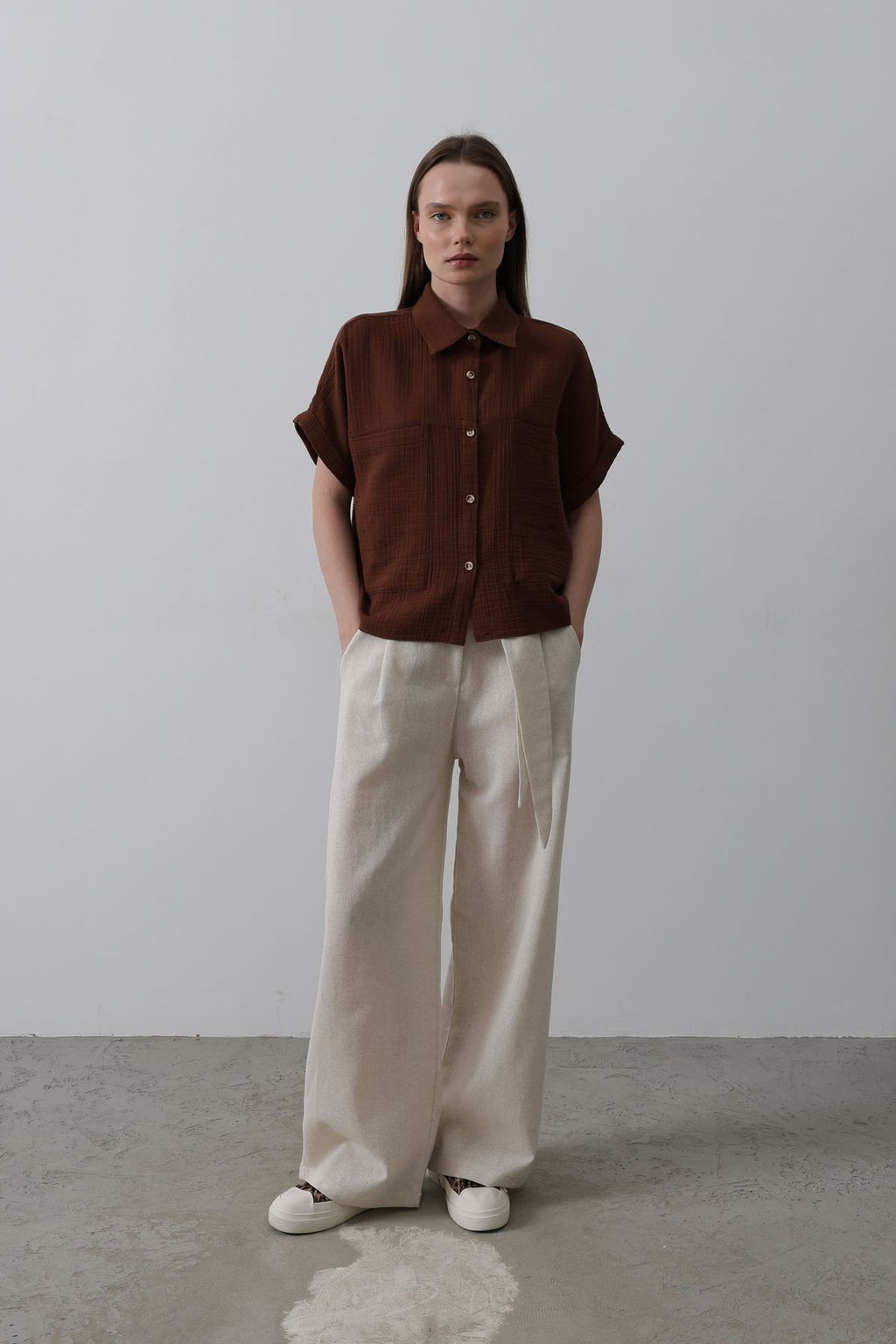 TRENDYOLMILLA Kahverengi Onu Cepli Dusuk Kol Oversize Gomlek TWOSS25GO00057 фото 2