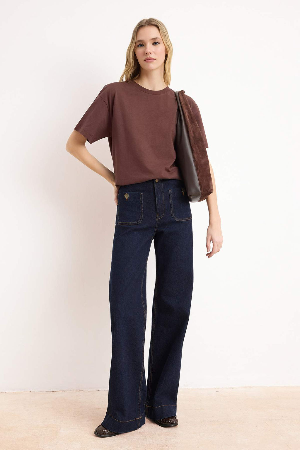 TRENDYOLMILLA Ekru %100 Pamuk Premium Oversize/Genis Kal?p Bisiklet Yaka Orme T-Shirt TWOSS23TS00040  фото 80