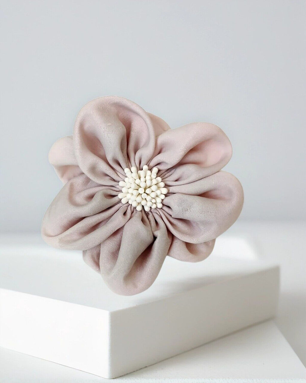 Бант для волос на резинке